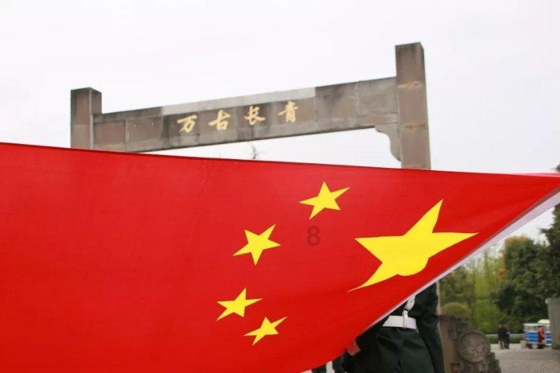 内维尔：曼城是英超巨人，他们的违规处理如果久拖就会伤害英超